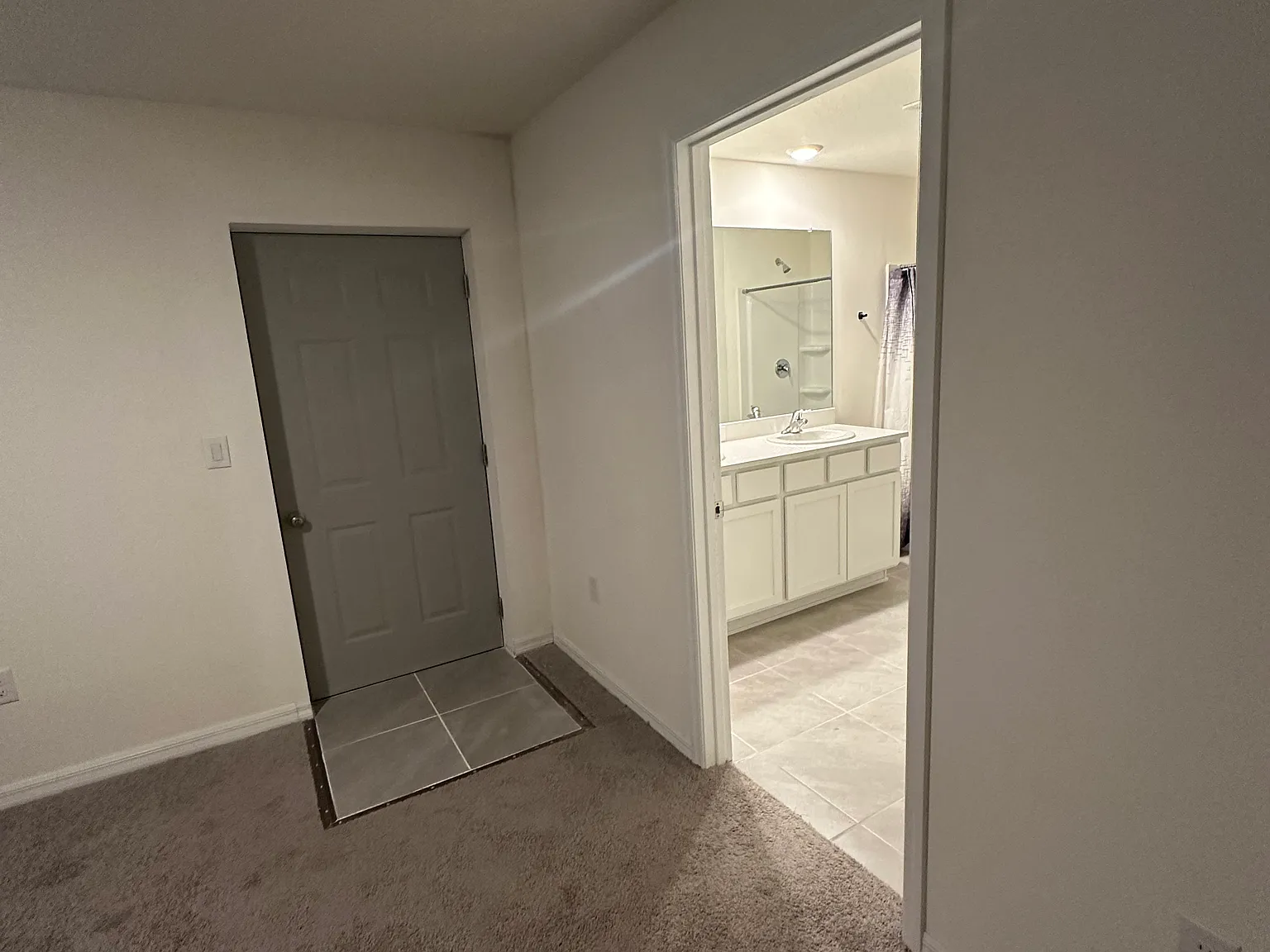 Studio, 300 sqft, $1,200 — Photo 4