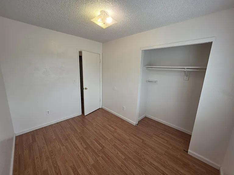 987 Iowa Ave #C — Photo 4