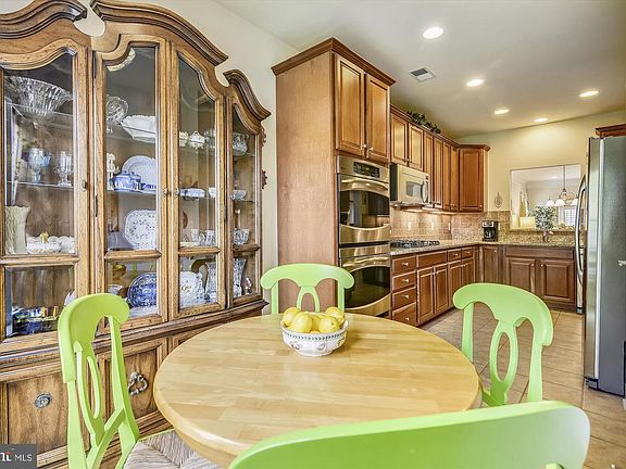 5th image of 20425 Bunker Hill Way