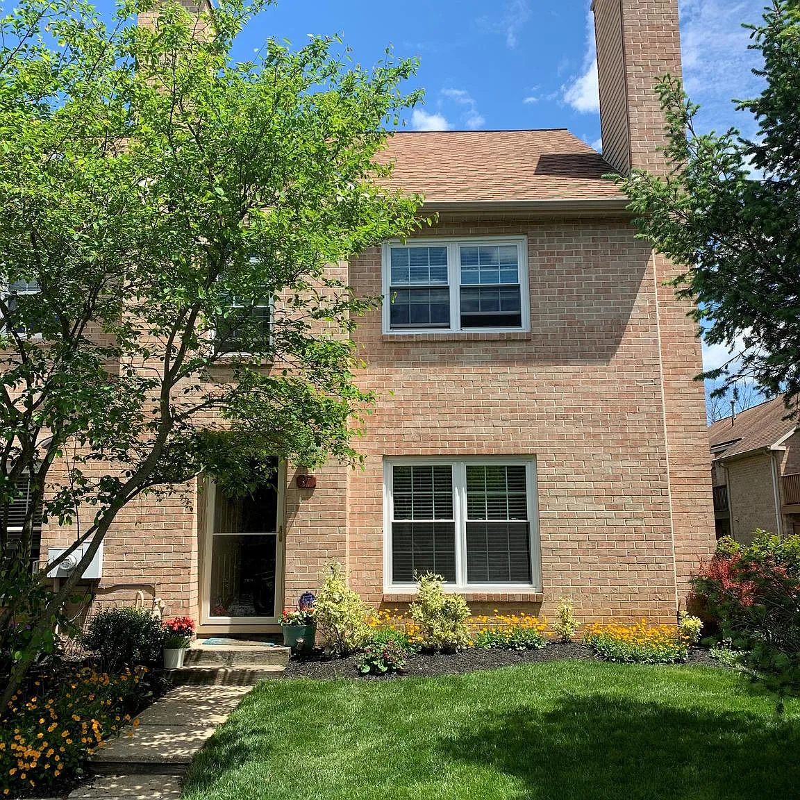 2 bed, 2.5 bath, 1743 sqft, $2,700 — Photo 1