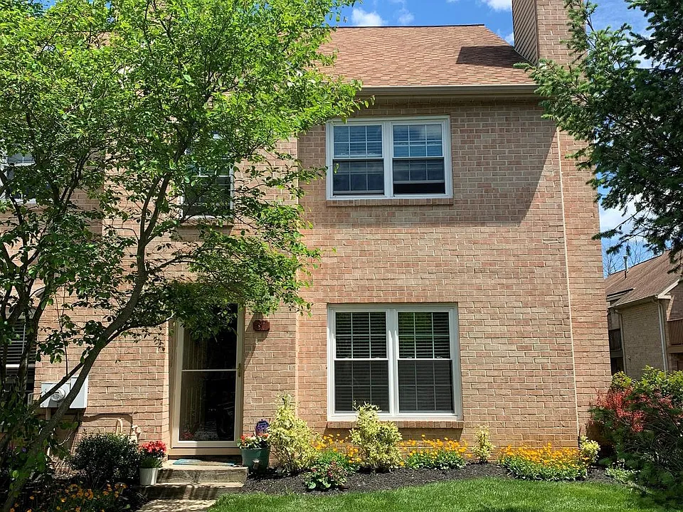 37 Rampart Dr