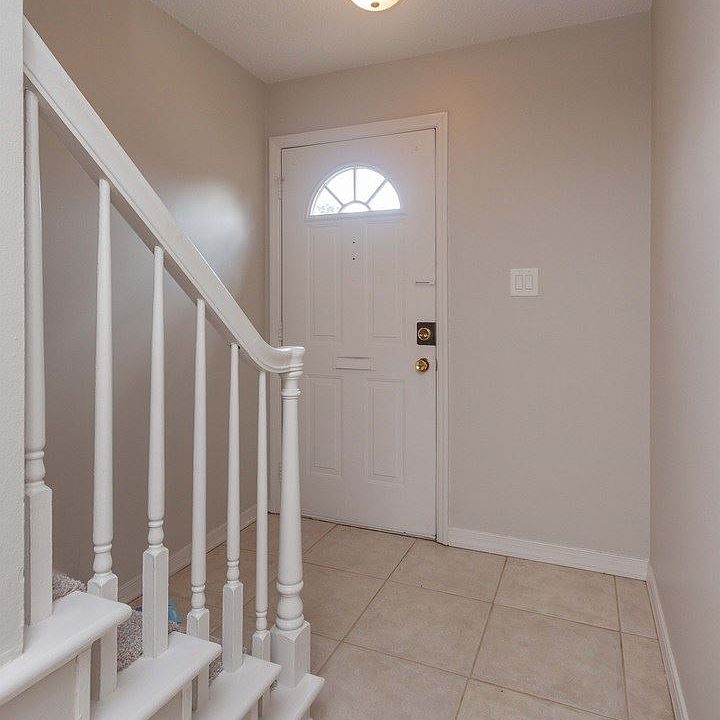 1st image of 615 Georgetown Dr
