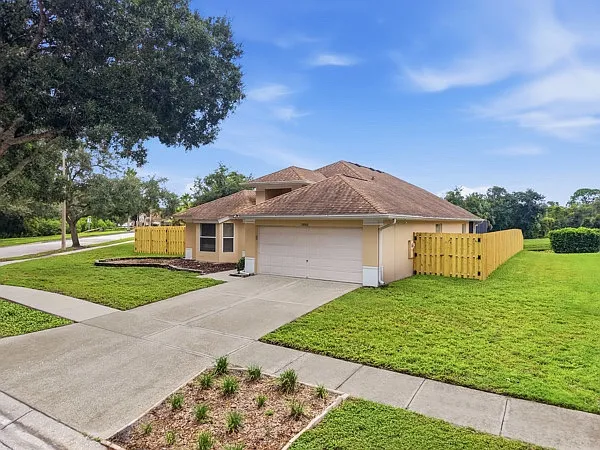 4 bed, 1851 sqft, $3,200 — Photo 4