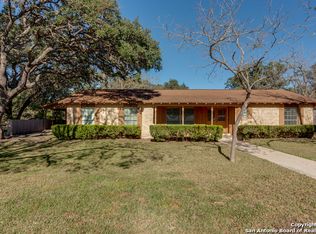 516 Wedgewood Way, Devine, TX 78016