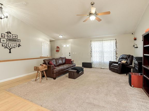 4th image of 1047 Nutmeg Dr