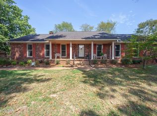 111 Farmington Dr, Jackson, TN 38305