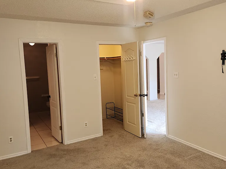 1922 Pheasant Dr — Photo 18