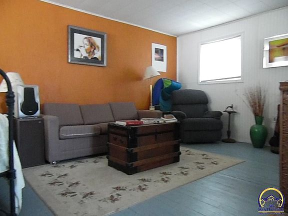 2nd image of 17 Sunflower Dr