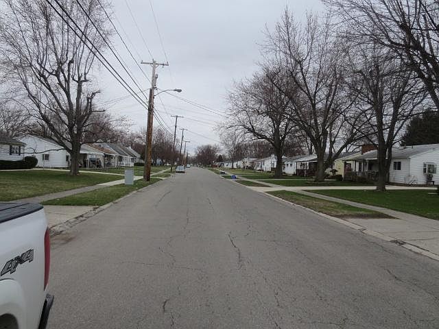 2nd image of 832 Richmond Ave