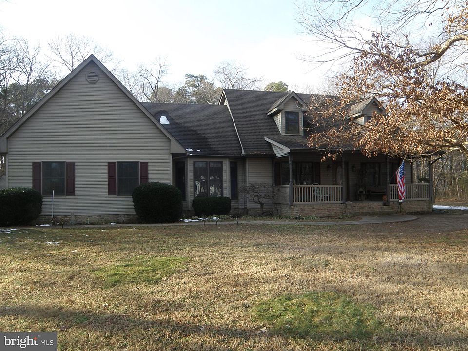 1st image of 15 Woodland Dr