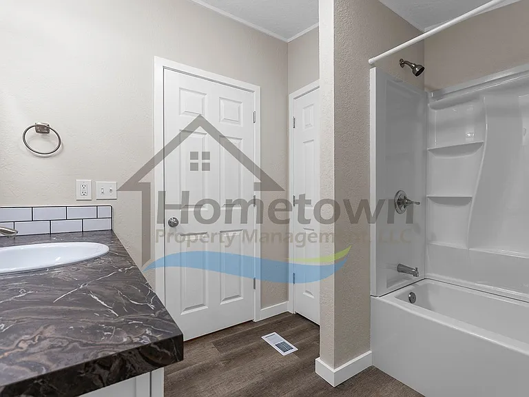 60 Short Dr — Photo 19