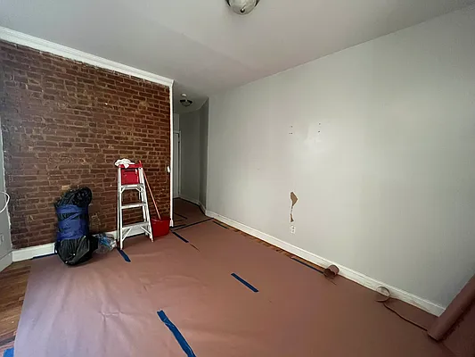 Rented by Premier One Realty LLC | media 8