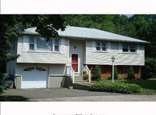 15 Jillson Dr, East Haven, CT 06512