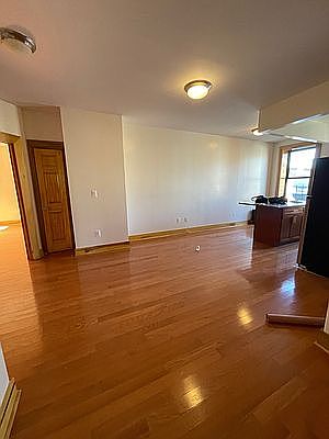 4th image of 401 E 23rd St #9R