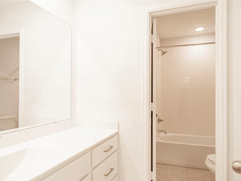 208 Cambria Green Ln — Photo 24