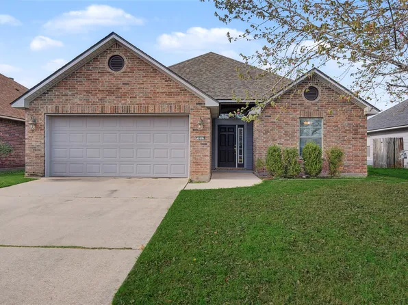 3212 Grand Lake Dr, Bossier City, LA 71111