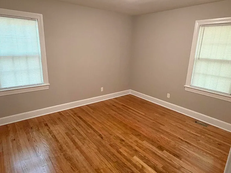 2505 Winstead Rd — Photo 8