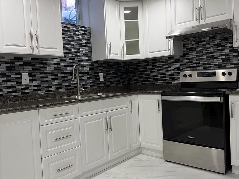 136 Lawson Rd #BASEMENT — Photo 4