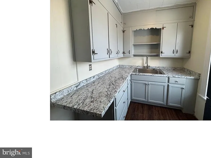 1 bed, 1.0 bath, 2103 sqft, $1,200 — Photo 2