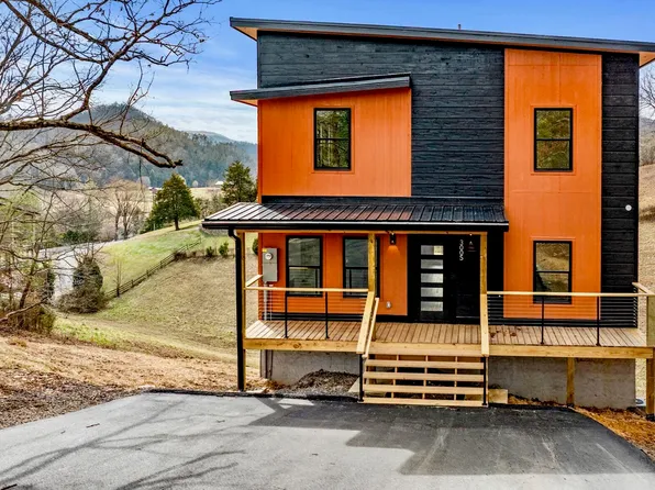 3005 Nellie Dr, Sevierville, TN 37876