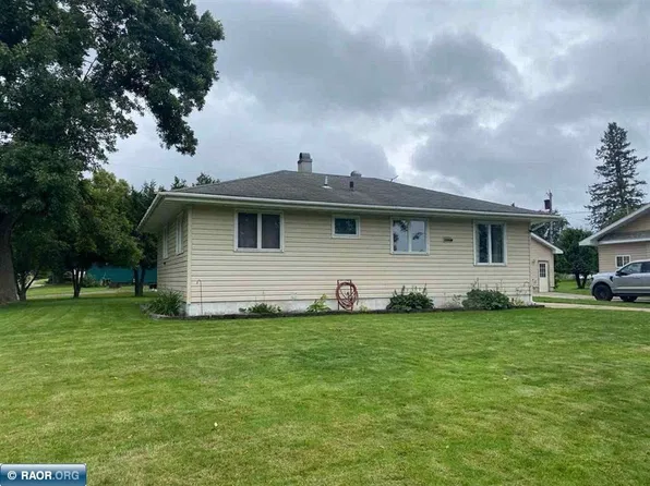228 Elmwood Rd, Hoyt Lakes, MN 55750