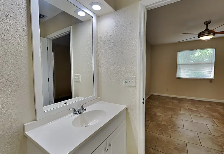 155 Plain View Dr #B — Photo 7