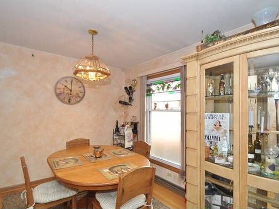 Dining room unit 1