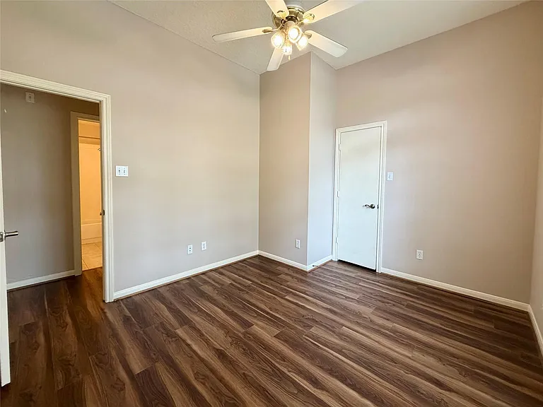4006 Hunnington Dr — Photo 19