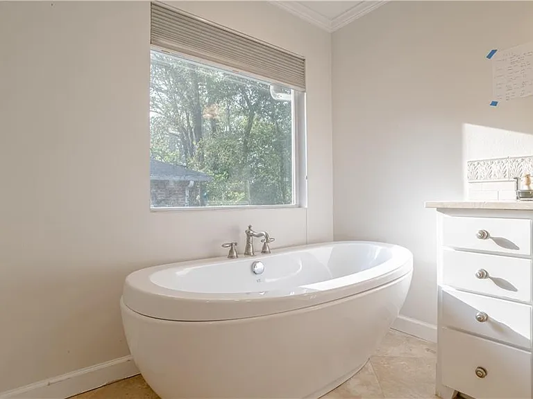 324 Dalewood Dr — Photo 22