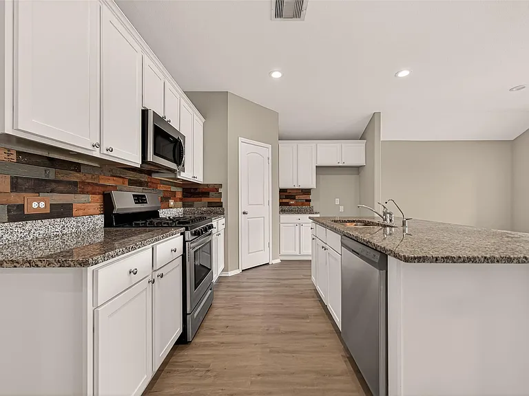 18361 Timbermill Ln — Photo 13