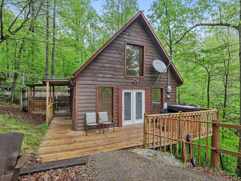 1st image of 222 Debbie Ln