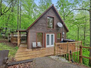 222 Debbie Ln, Stanton, KY 40380