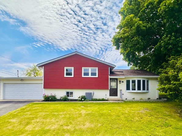 26W447 Harrison Ave, Winfield, IL 60190