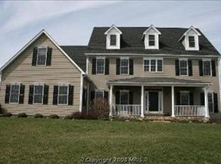 18201 Turnberry Dr, Round Hill, VA