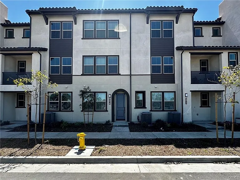 5019 Belmont Ln — Photo 1