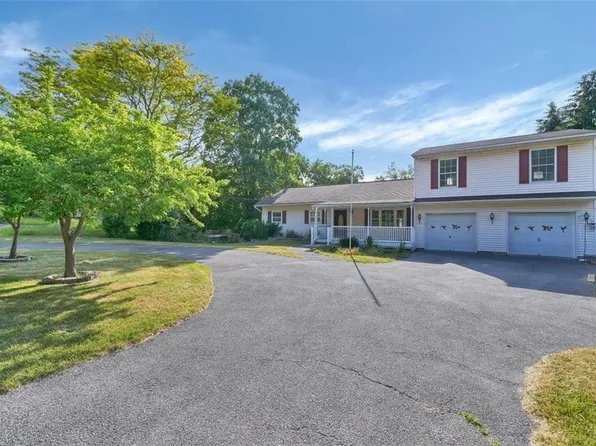 10 Hawthorne Drive, Monroe, NY 10950