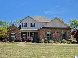 215 Poplar Glen Dr, Huntsville, AL 35811