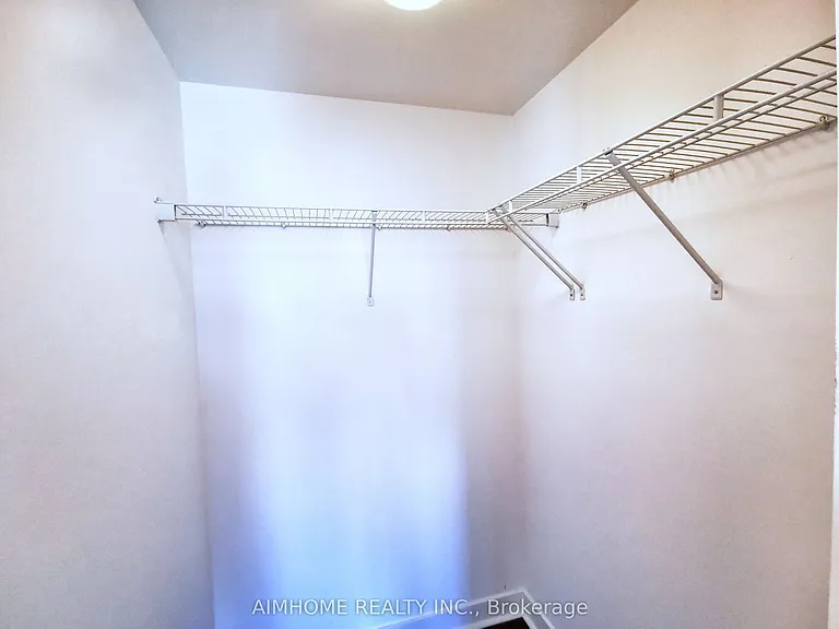 58 Orchard View Blvd #2006 — Photo 9