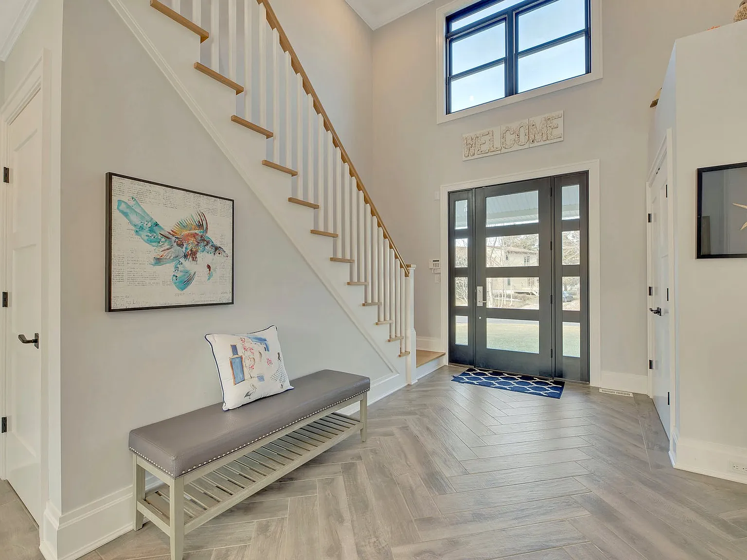 Luxurious Modern Home with Heated Pool. Bay Beach & Golf Nearby! — Photo 3