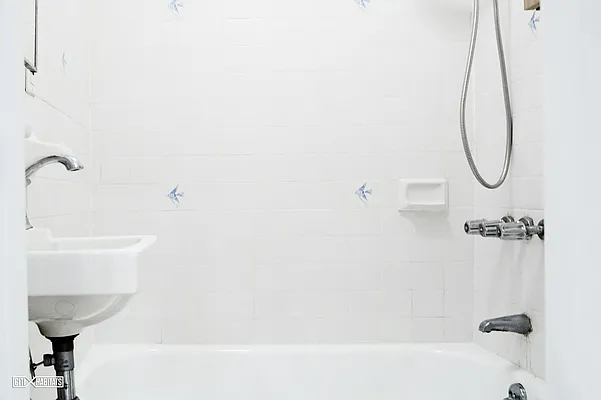 Rented by Citi Habitats | media 26