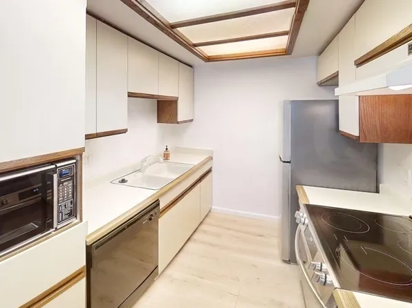 7557 N Dreamy Draw Dr, Phoenix, AZ