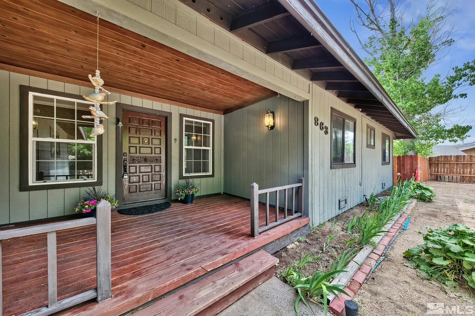863 Bollen Cir photo 1