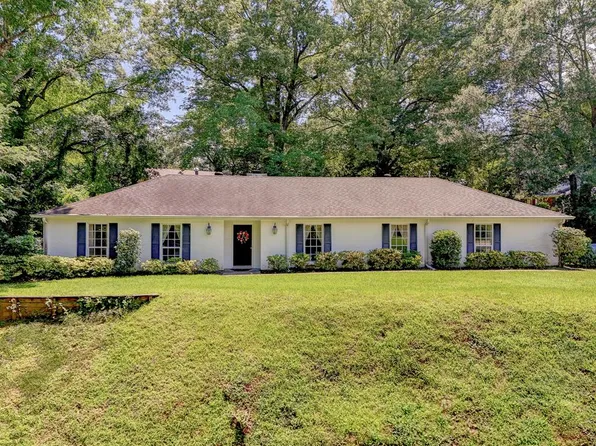 1002 Highland Cir, Vicksburg, MS 39180