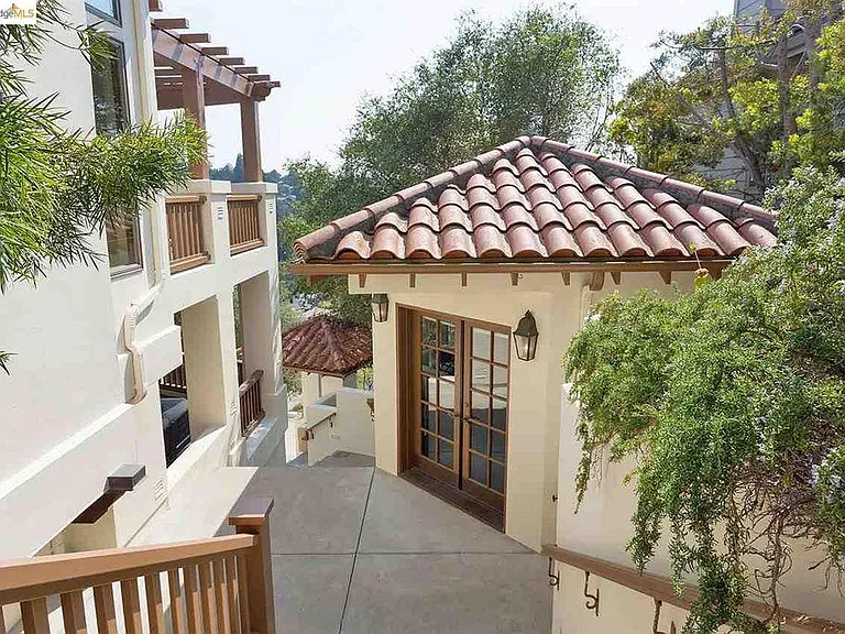 930 Aquarius Way — Photo 25