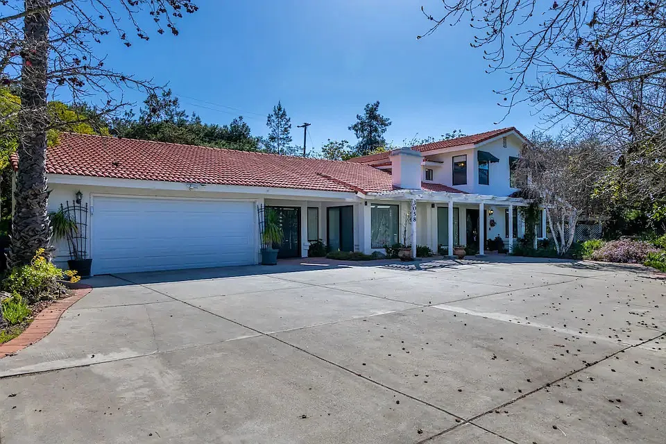 3058 Hill Valley Dr