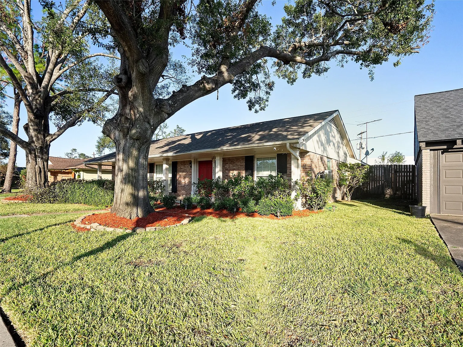 3 bed, 1902 sqft, $4,500 — Photo 2
