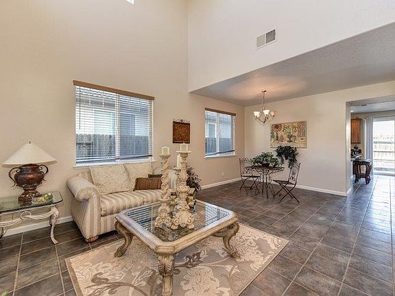 3rd image of 551 Greg Thatch Cir