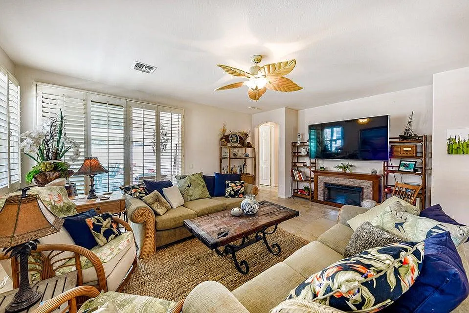 2 bed, 1571 sqft, $2,500 — Photo 4