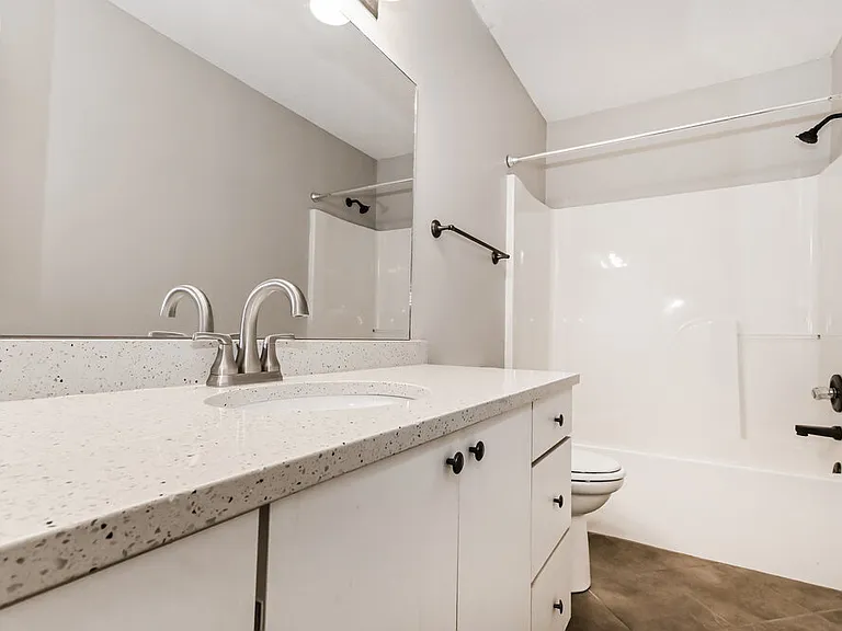 277 Gaslight Cv — Photo 16