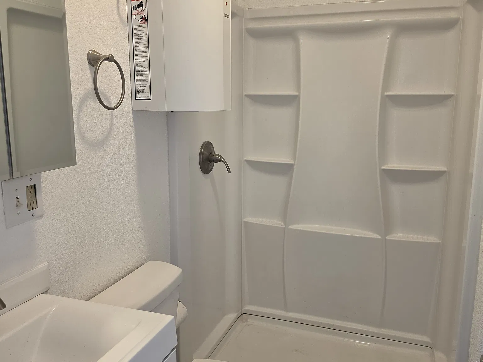 2 bed, 600 sqft, $1,050 — Photo 2